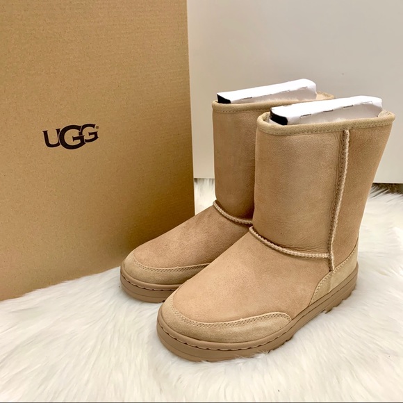 ultra revival genuine shearling short boot